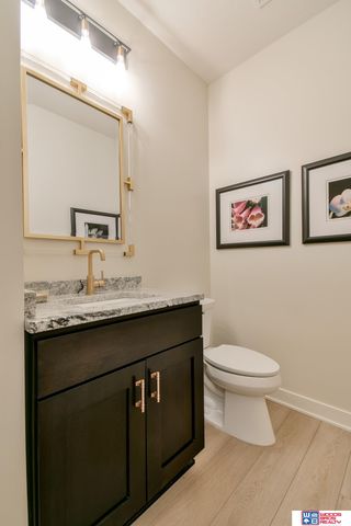 7027 Fernhill Place, Lincoln, NE 68516