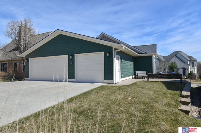 7027 Fernhill Place, Lincoln, NE 68516