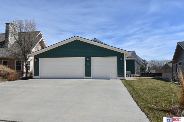 7027 Fernhill Place, Lincoln, NE 68516