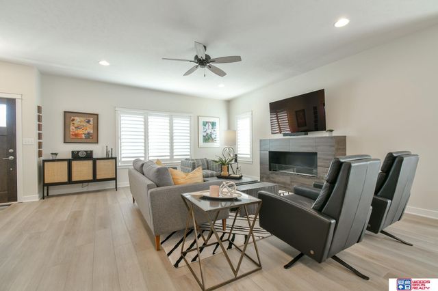 7027 Fernhill Place, Lincoln, NE 68516