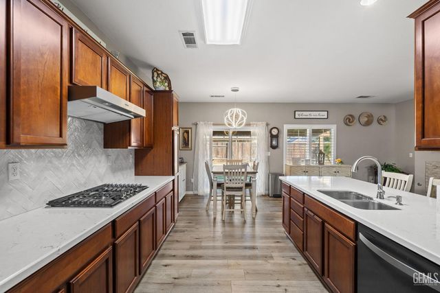 12602 Mezzadro Avenue, Bakersfield, CA 93312