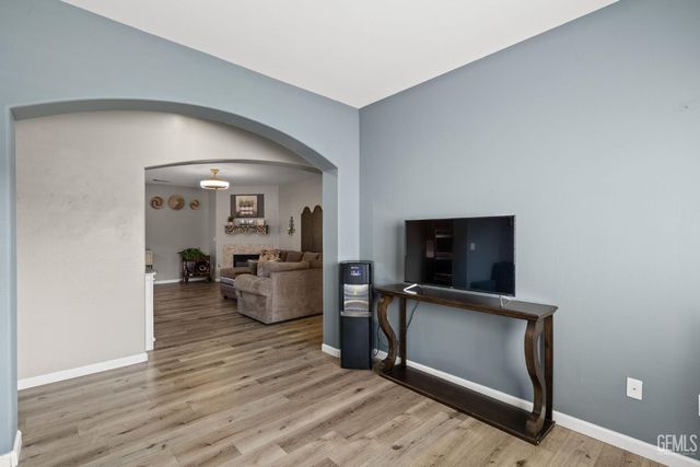 12602 Mezzadro Avenue, Bakersfield, CA 93312