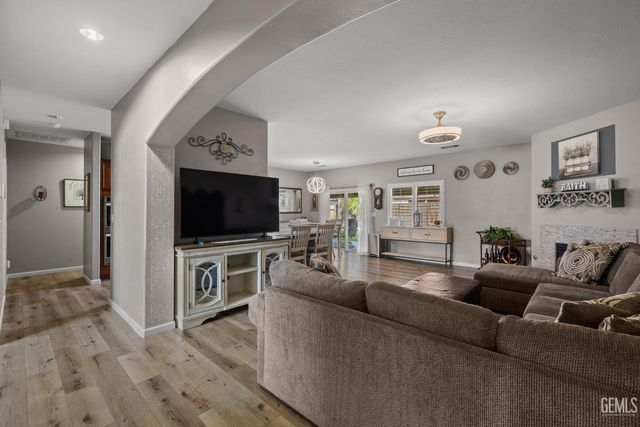 12602 Mezzadro Avenue, Bakersfield, CA 93312