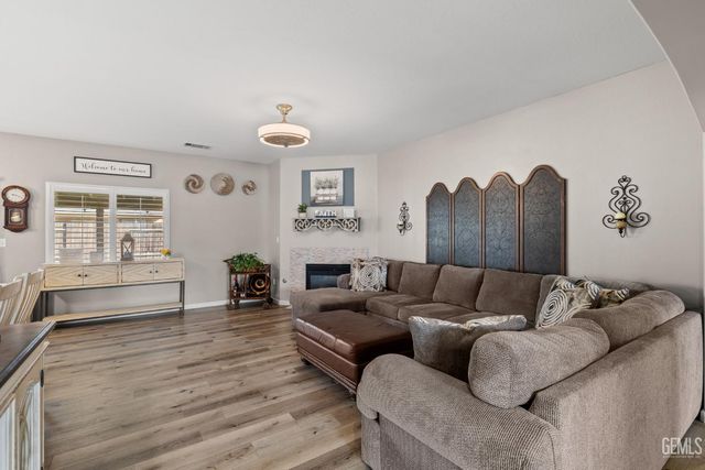 12602 Mezzadro Avenue, Bakersfield, CA 93312