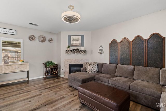 12602 Mezzadro Avenue, Bakersfield, CA 93312