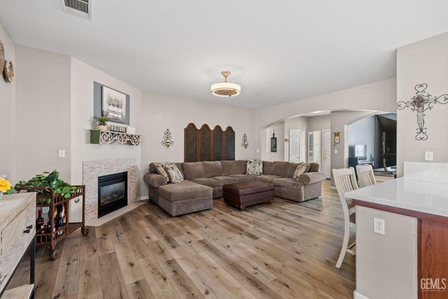 12602 Mezzadro Avenue, Bakersfield, CA 93312