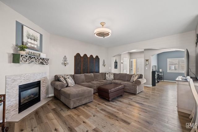 12602 Mezzadro Avenue, Bakersfield, CA 93312