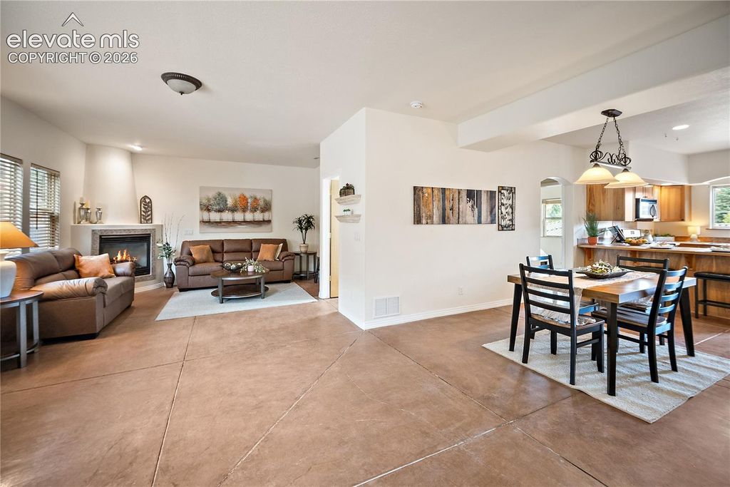 18 Taos Place, Manitou Springs, CO 80829 — photo 5