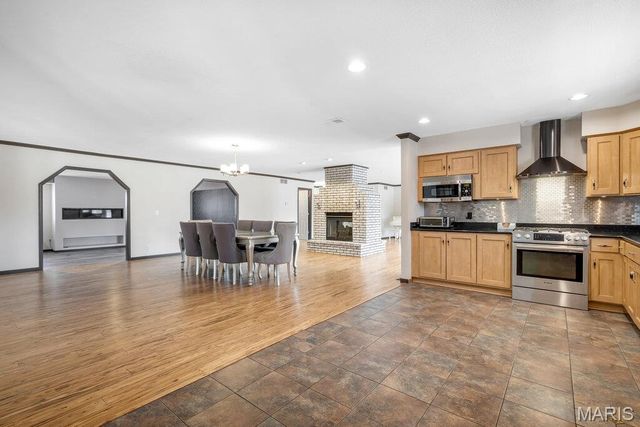 109 Pecan Lane, Belleville, IL 62223