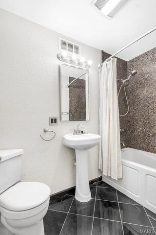 109 Pecan Lane, Belleville, IL 62223