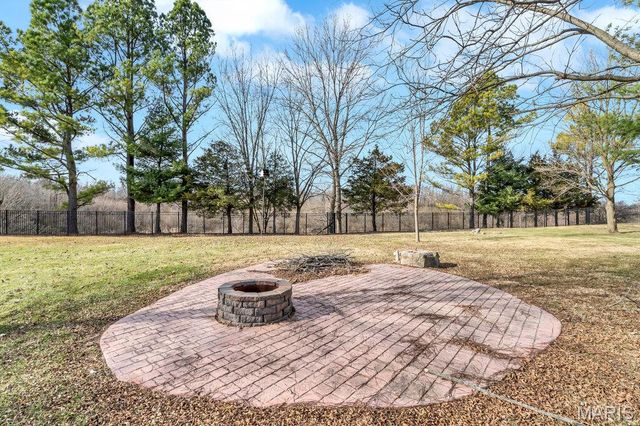 109 Pecan Lane, Belleville, IL 62223