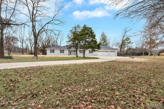109 Pecan Lane, Belleville, IL 62223