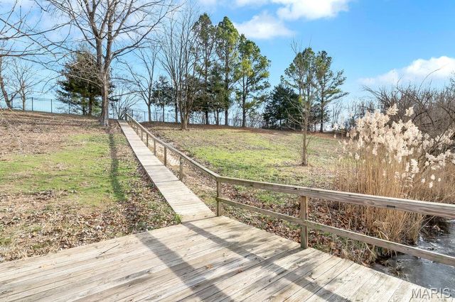 109 Pecan Lane, Belleville, IL 62223