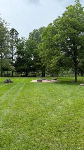 109 Pecan Lane, Belleville, IL 62223