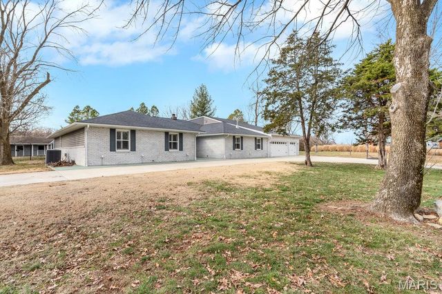109 Pecan Lane, Belleville, IL 62223