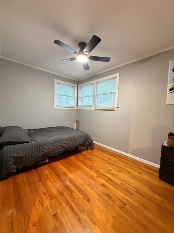 8118 S KOLMAR Avenue, Chicago, IL 60652