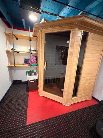 8118 S KOLMAR Avenue, Chicago, IL 60652