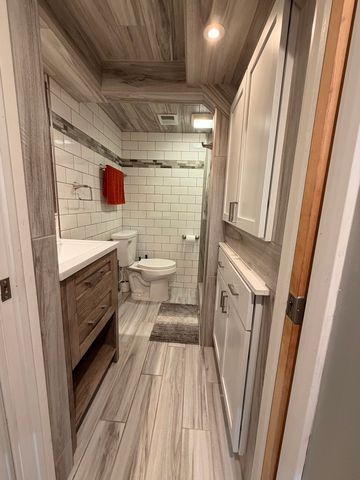 8118 S KOLMAR Avenue, Chicago, IL 60652