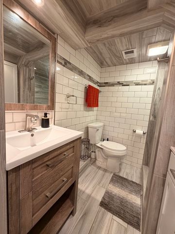 8118 S KOLMAR Avenue, Chicago, IL 60652