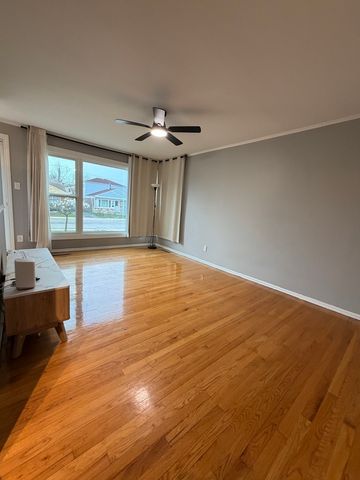 8118 S KOLMAR Avenue, Chicago, IL 60652