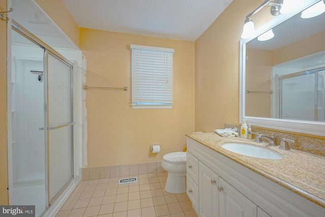 1542 CHALET DR, Cherry Hill, NJ 08003