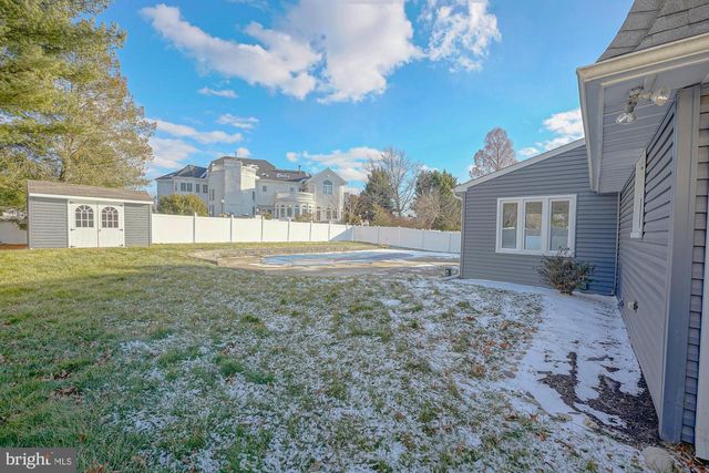 1542 CHALET DR, Cherry Hill, NJ 08003