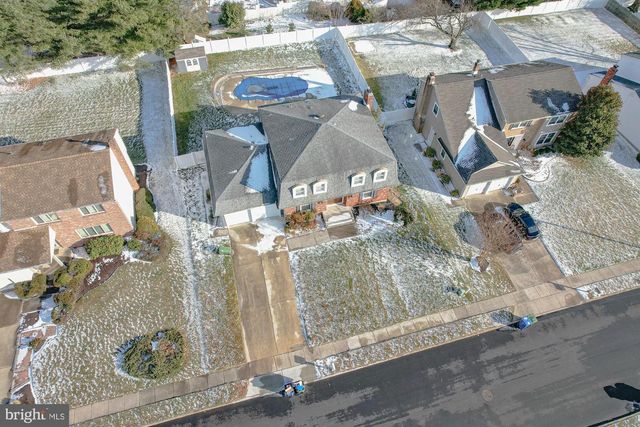 1542 CHALET DR, Cherry Hill, NJ 08003