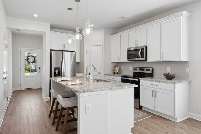 521 Medwyk Dr, Lebanon, TN 37090