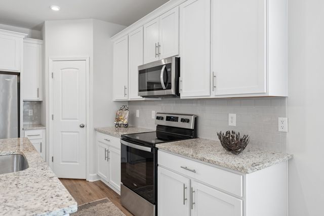 521 Medwyk Dr, Lebanon, TN 37090