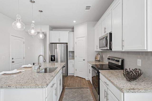 521 Medwyk Dr, Lebanon, TN 37090