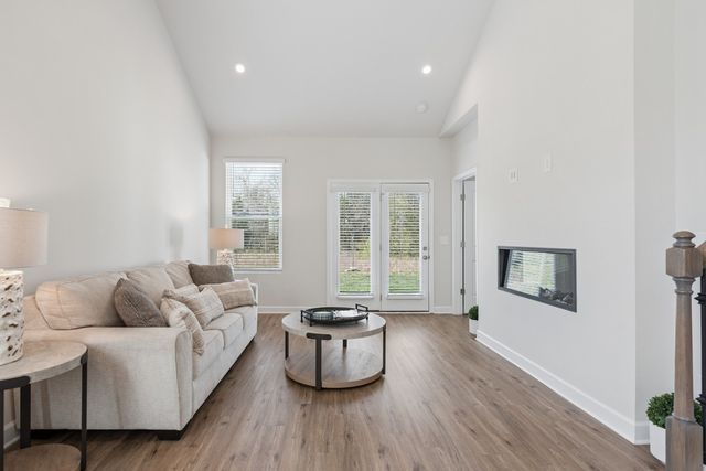 521 Medwyk Dr, Lebanon, TN 37090