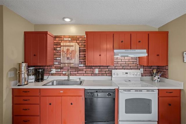 6010 E 127th Street, Grandview, MO 64030