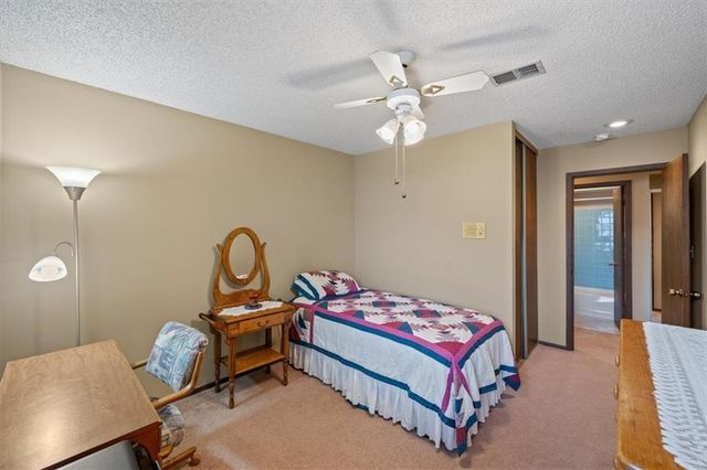 6010 E 127th Street, Grandview, MO 64030