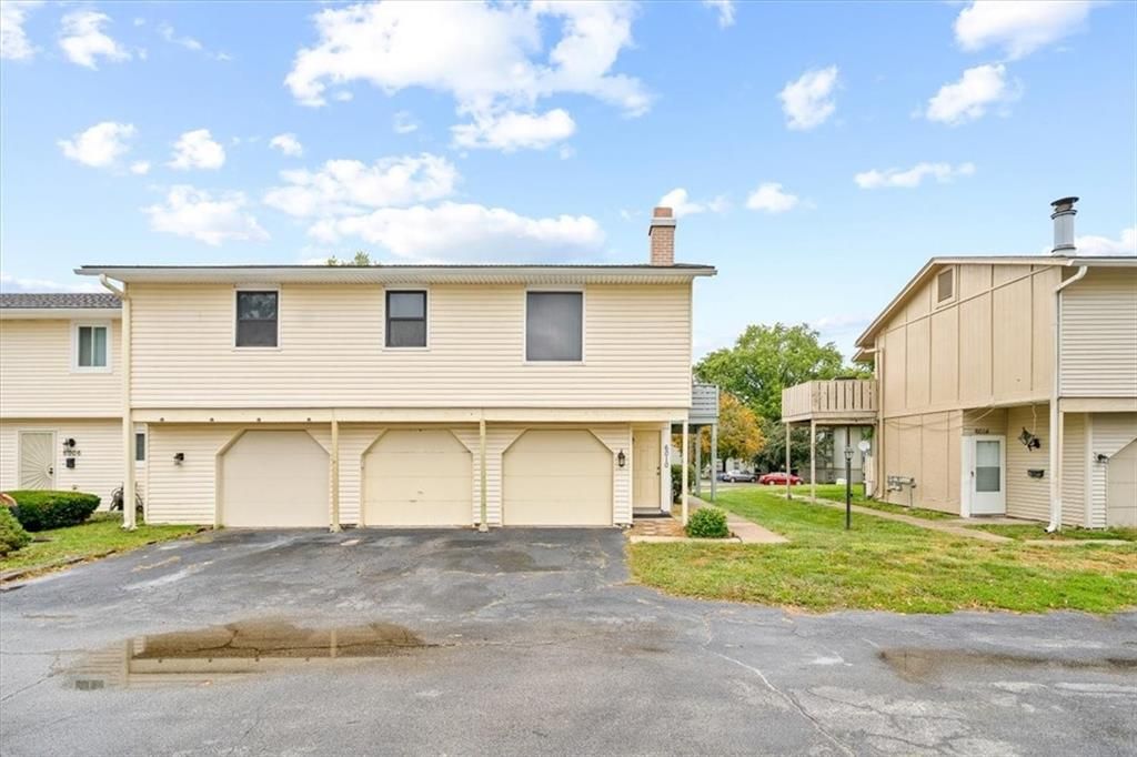 6010 E 127th Street, Grandview, MO 64030