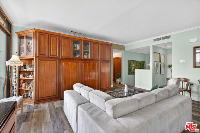 600 W 9th Street 1512, Los Angeles, CA 90015