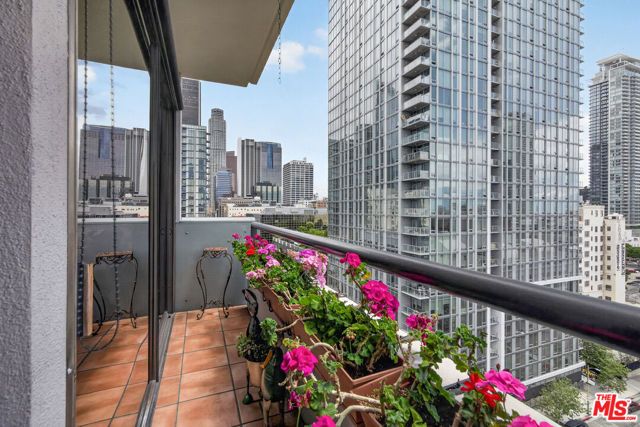 600 W 9th Street 1512, Los Angeles, CA 90015