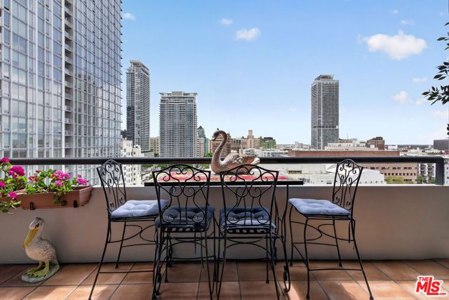 600 W 9th Street 1512, Los Angeles, CA 90015