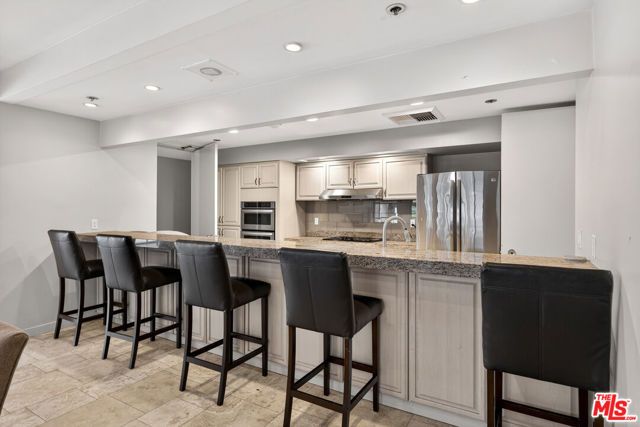600 W 9th Street 1512, Los Angeles, CA 90015