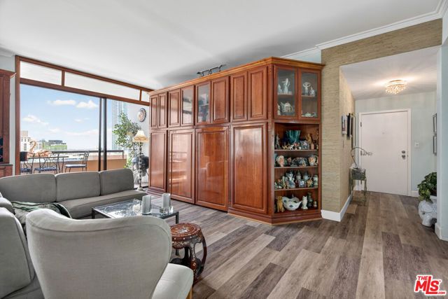 600 W 9th Street 1512, Los Angeles, CA 90015