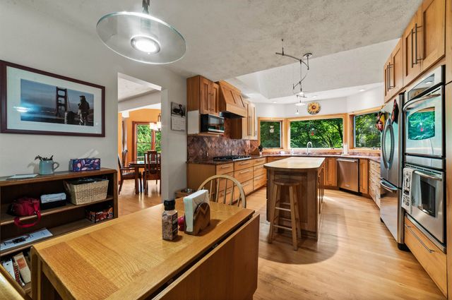 10552 Craig Road, Peninsula Twp, MI 49686