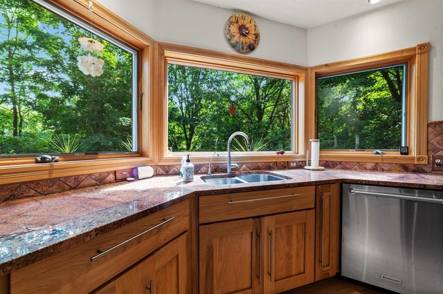 10552 Craig Road, Peninsula Twp, MI 49686