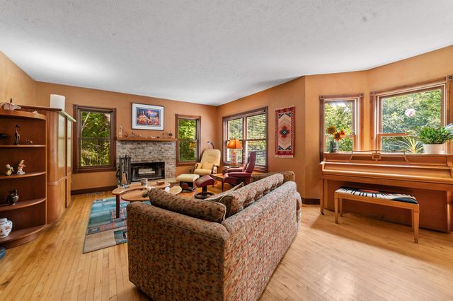 10552 Craig Road, Peninsula Twp, MI 49686