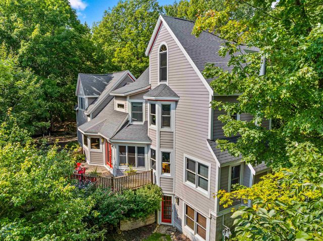 10552 Craig Road, Peninsula Twp, MI 49686