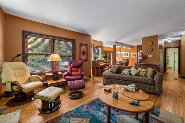 10552 Craig Road, Peninsula Twp, MI 49686