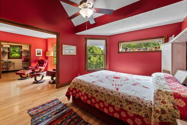 10552 Craig Road, Peninsula Twp, MI 49686