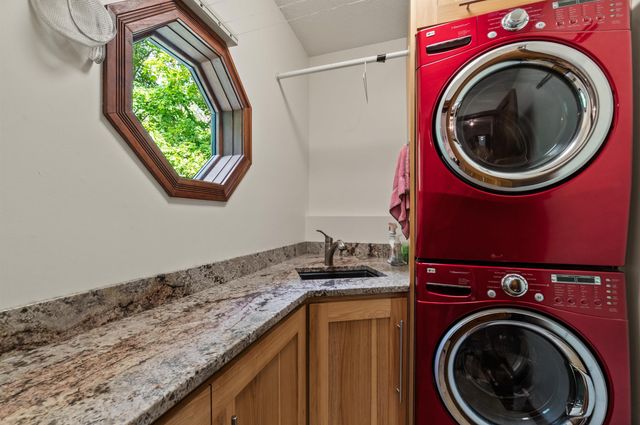 10552 Craig Road, Peninsula Twp, MI 49686