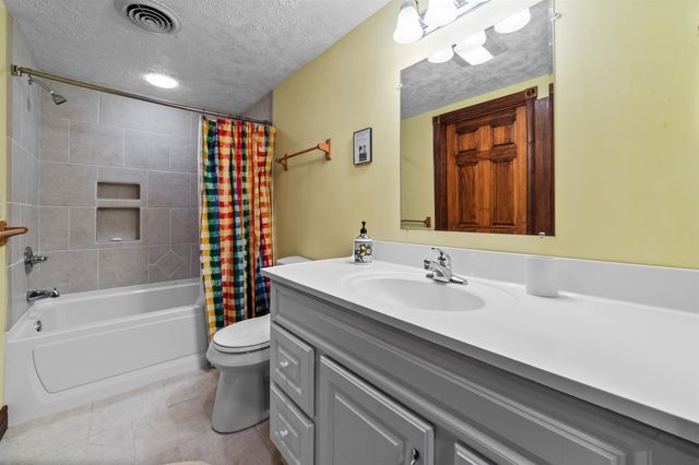 10552 Craig Road, Peninsula Twp, MI 49686