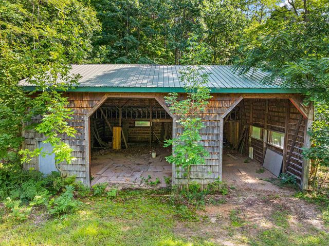 10552 Craig Road, Peninsula Twp, MI 49686