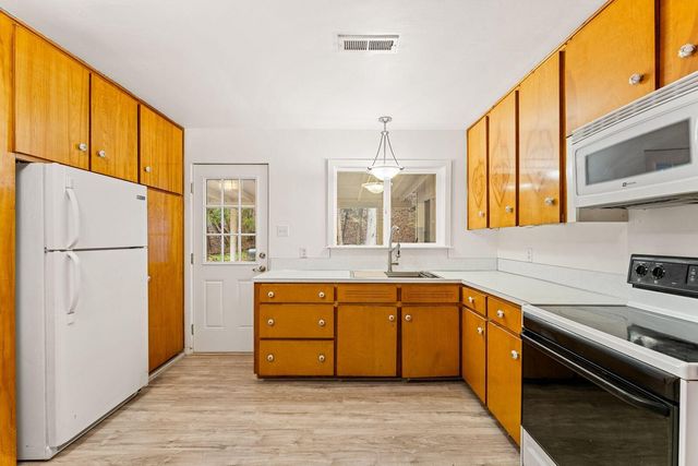 1707 Foots Creek L Fork Road, Gold Hill, OR 97525