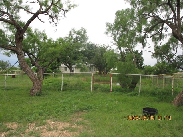 420 Juniper Road, Bronte, TX 76933